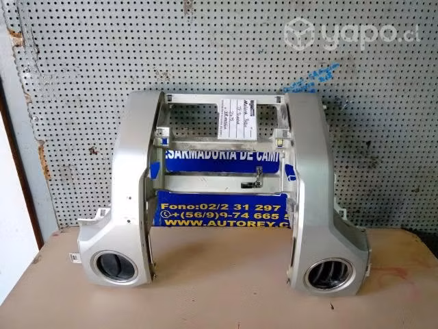 Moldura radio tablero Toyota Tundra 2015