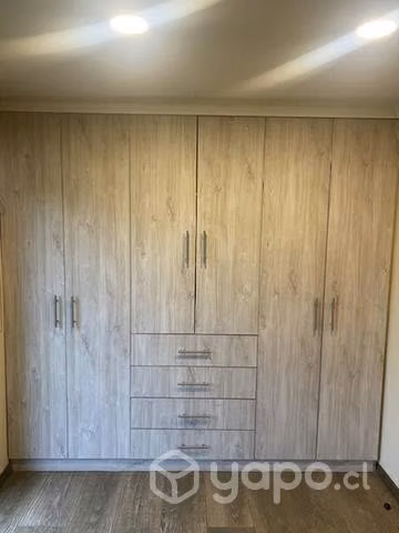 Closet semi nuevos