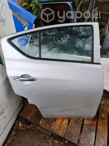 Puerta trasera derecha Nissan versa 2016