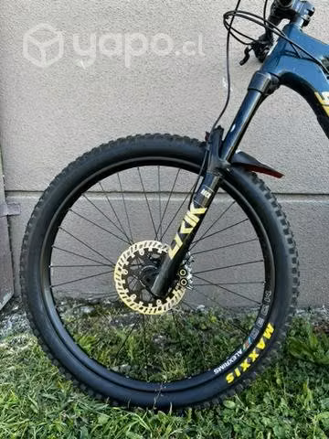 Bicicleta Santa Cruz Nomad C (Carbono)