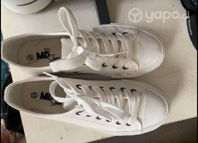 Zapatillas blancas cuerina - Imagen 2