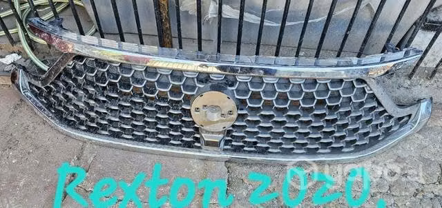 Mascara Rexton 2020 original usada buen estado
