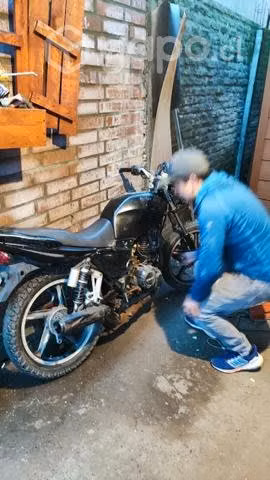 Moto MARCA KINLON Modelo JL150 24 está para
