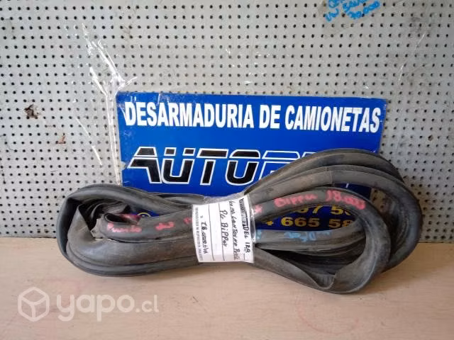 Goma contorno puerta del izq Peugeot Bipper 2015