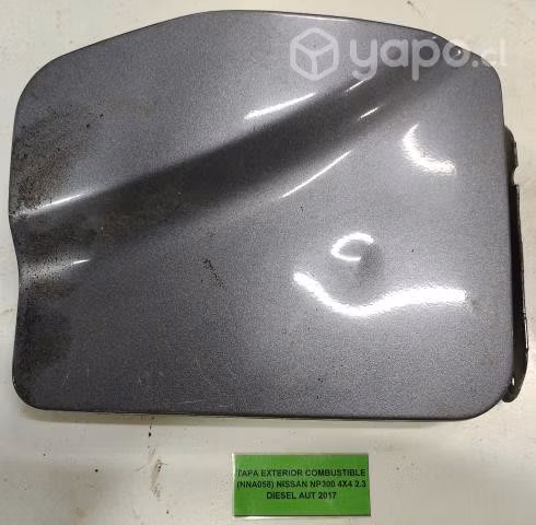 Tapa Exterior Combustible (NNA058) Nissan Np300