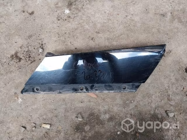 Moldura pilar trasero ford explorer del 20 al 21