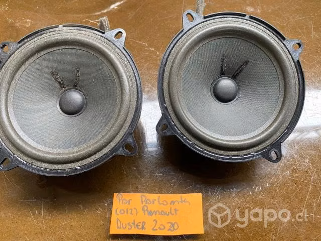 Par parlantes (012) Renault Duster 2020