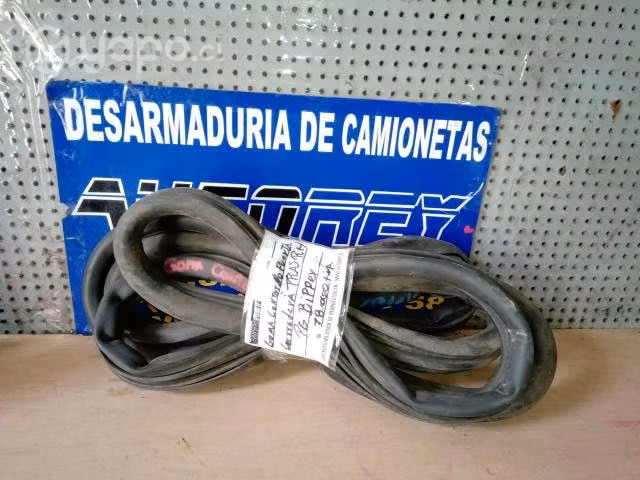 Goma contorno pta correder der Peugeot Bipper 2015