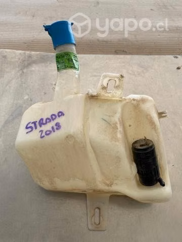 Deposito agua limpia parabrisa Fiat Strada 2018