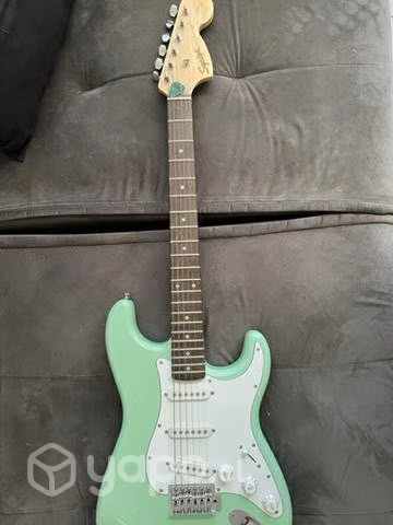 Guitarra squier stratocaster affinity
