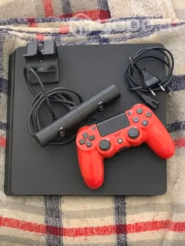 Play Station 4 + 01 control original+ camera