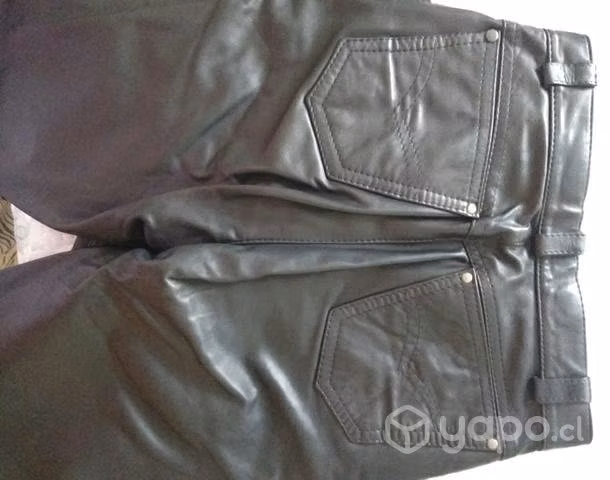 Pantalón de cuero