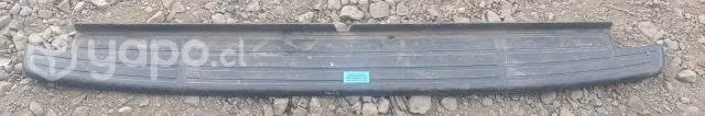 Moldura Superior Parachoque Trasero (DNC111) Chevr