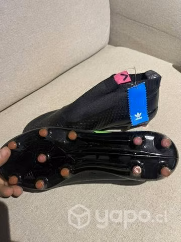 Zapatos de fútbol Adidas talla 42