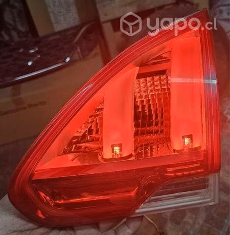 Foco portalon derecho led P. 2008 2012 2016 bueno