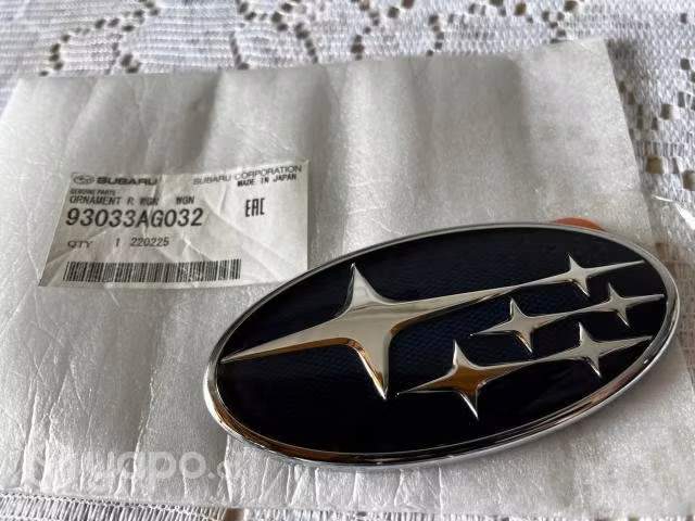 Subaro logo original trasero