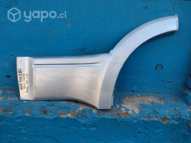Moldura de puerta tras izq Mitsubishi Montero 2002