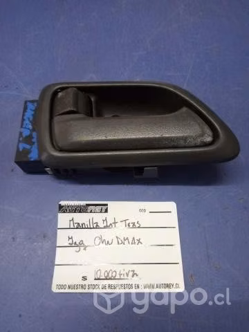 Manilla int negra tras izq chevrolet Dmax 2012