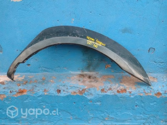 Moldura del der Nissan Terrano 2005-2015