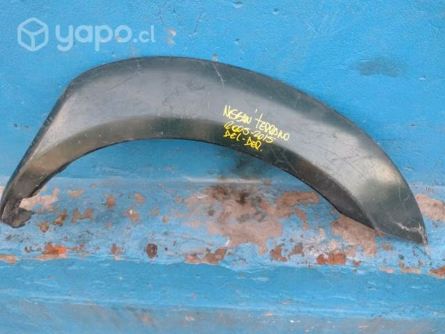 Moldura del der Nissan Terrano 2005-2015