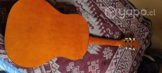 Guitarra clásica marca Mercury