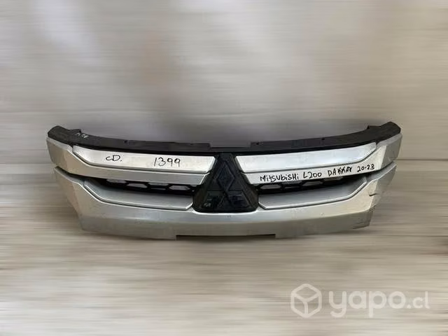 Mascara Mitsubishi l200 dakkar 2020 2023