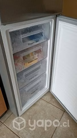 Refregirador marca Winia