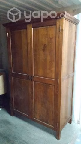 Armario de madera noble, totalmente hecho a mano