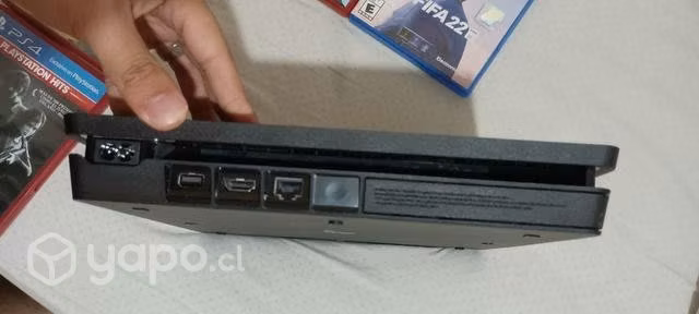 Play station (PS4) versión Slim