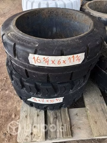 Neumáticos nuevos pata grúa horquilla macizo