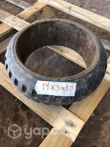 Neumáticos nuevos pata grúa horquilla macizo