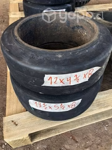 Neumáticos nuevos pata grúa horquilla macizo