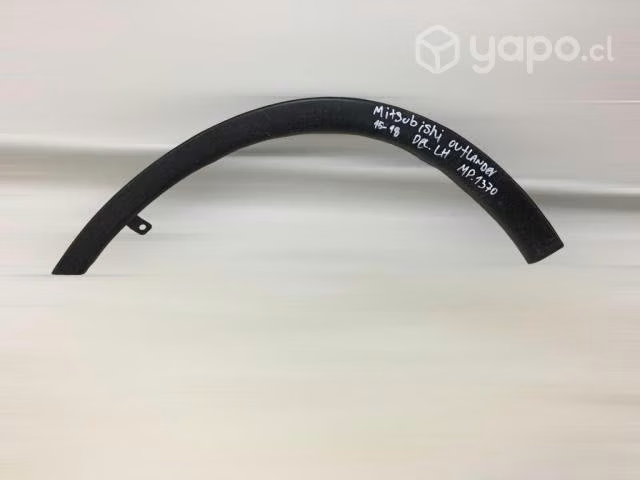 Moldura delantera lh mitsubishi outlander 2015-18