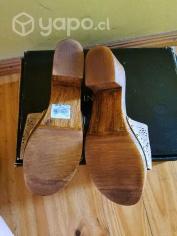 Sandalias nuevas