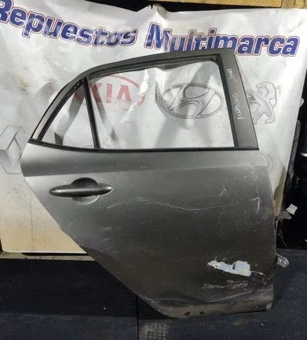 Puerta trasera derecha Kia Morning sin vidrio
