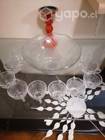 Ponchera, con díez tazas