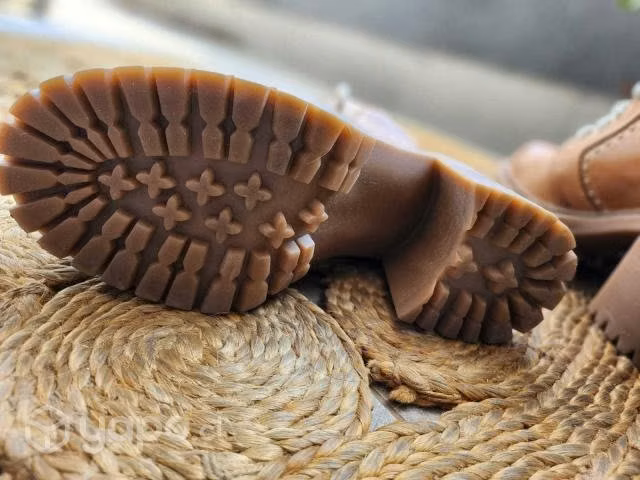 botines marca Becca Shoes - Imagen 3