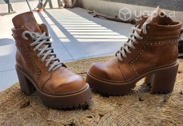 botines marca Becca Shoes - Imagen 2