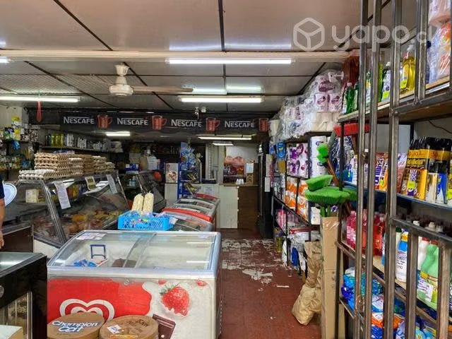Se vende almacén