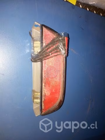 Tercera luz freno Nissan Terrano