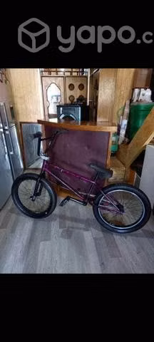Bmx kink 2022 practicamente nueva