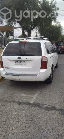 Kia motors grand carnival 2011