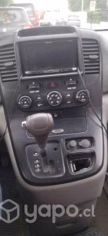 Kia motors grand carnival 2011