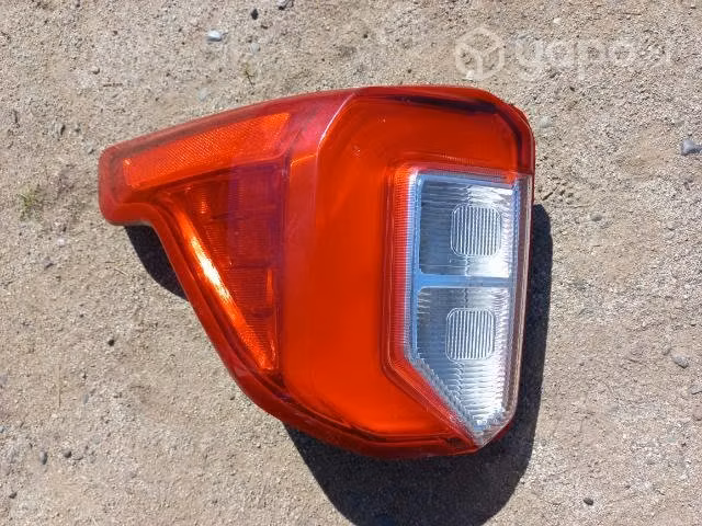 Foco trasero izquierdo Ford Explorer 2022