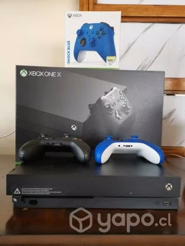 Xbox One X 1tb + 2 Joysticks - Imagen 4