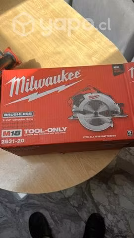 Sierra circular inalámbrica nueva MILWAUKEE