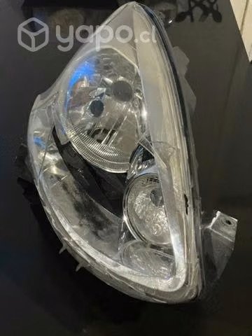 Foco derecho nissan march para reparar