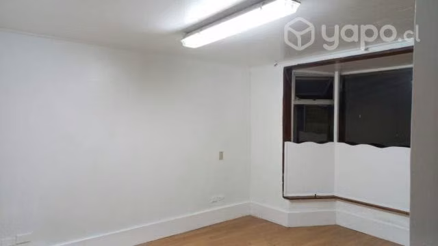 Arriendo oficina con baño privado - Imagen 3
