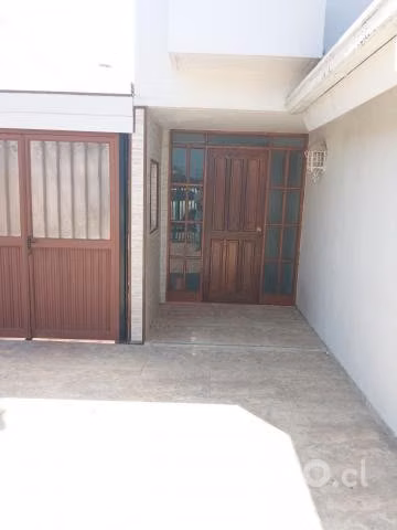 Excelente casa - Imagen 2