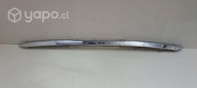 Bisel de parachoque nissan xtrail 18-20 BA1
